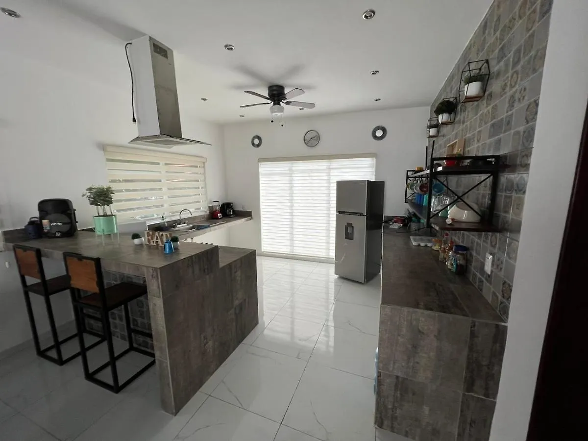 Casa Paloma 2 En Segunda Planta Cerca De Aeropuerto Y Centro Comercial Chetumal Apartment