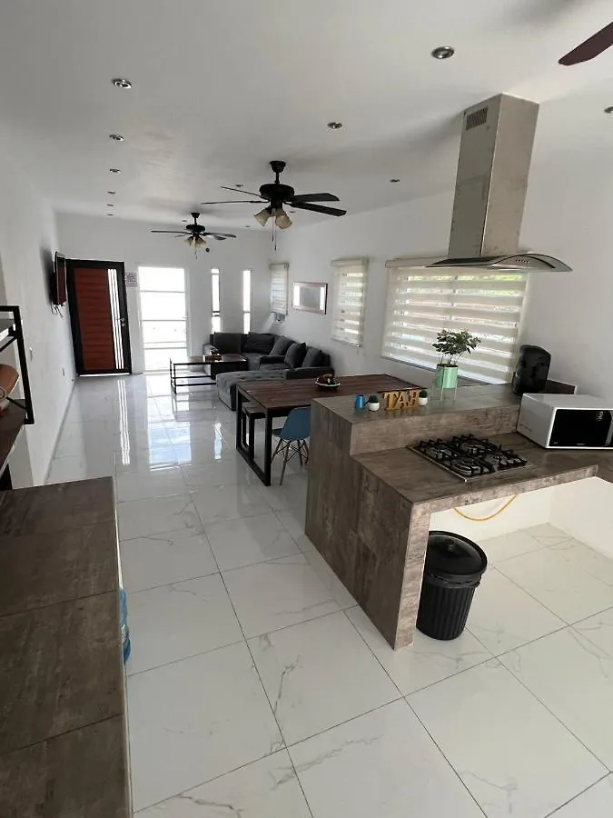Casa Paloma 2 En Segunda Planta Cerca De Aeropuerto Y Centro Comercial Chetumal Apartment