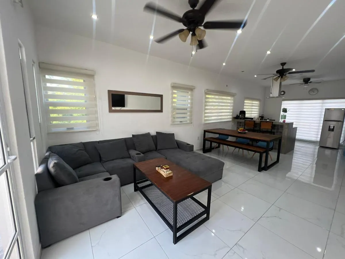 Casa Paloma 2 En Segunda Planta Cerca De Aeropuerto Y Centro Comercial Chetumal Apartment