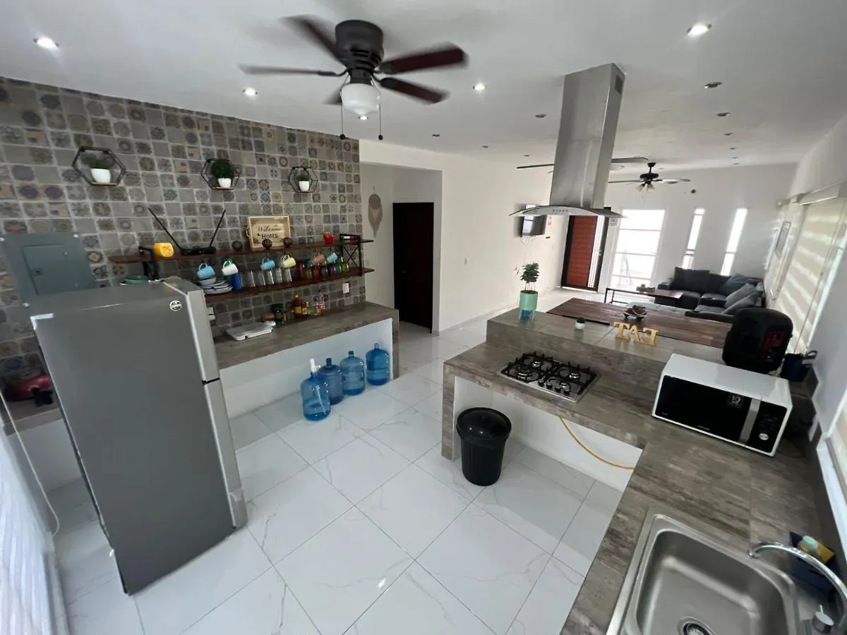 Casa Paloma 2 En Segunda Planta Cerca De Aeropuerto Y Centro Comercial Chetumal 0*,